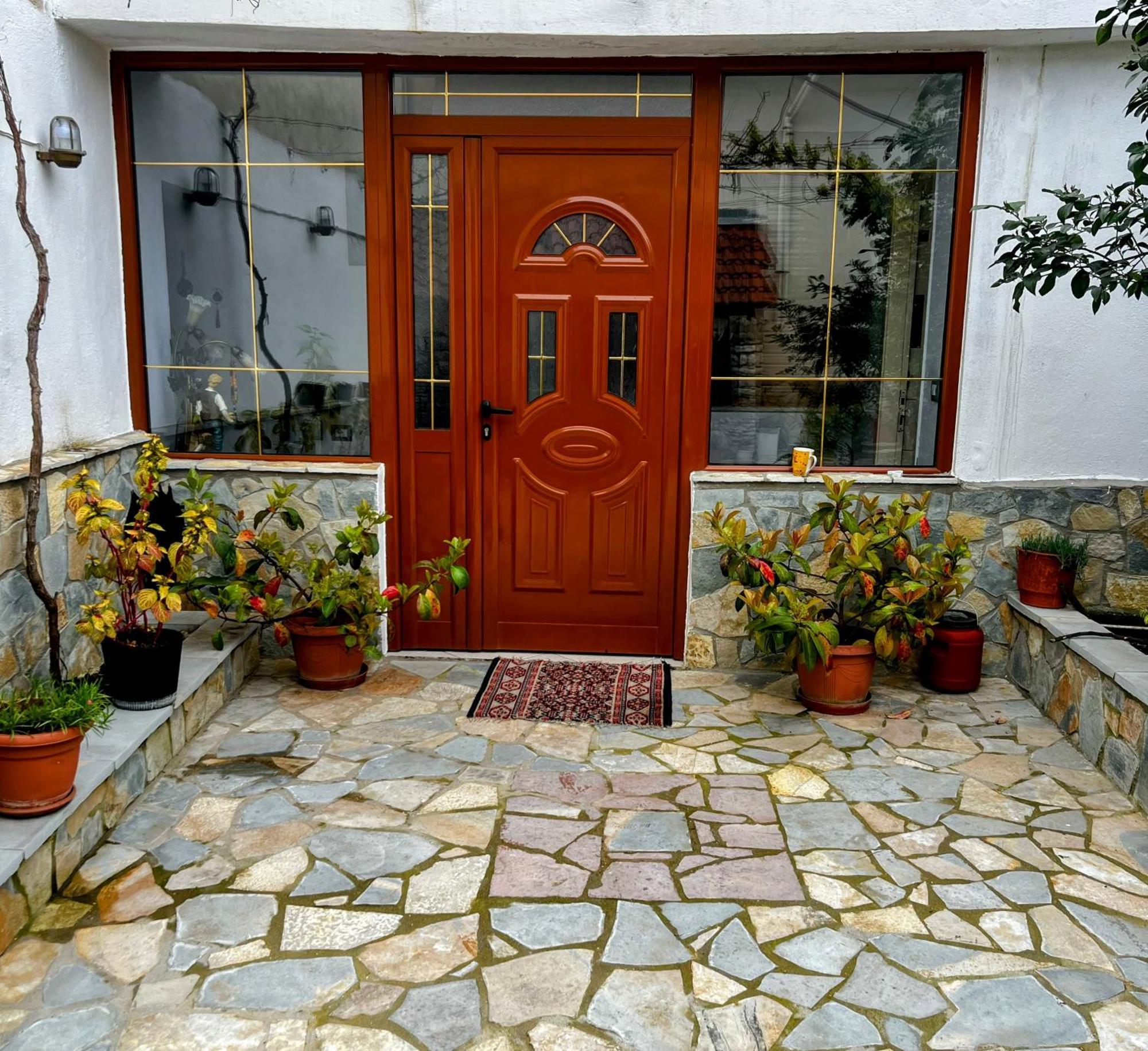 Luigi Guest House Gjirokastër Exteriör bild